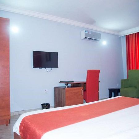 Dannic Hotels Enugu Eksteriør bilde
