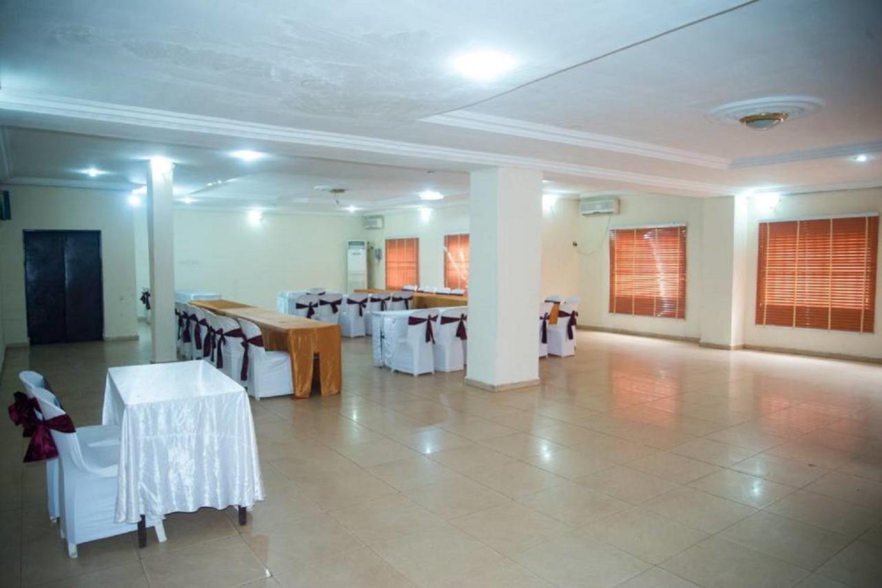 Dannic Hotels Enugu Eksteriør bilde
