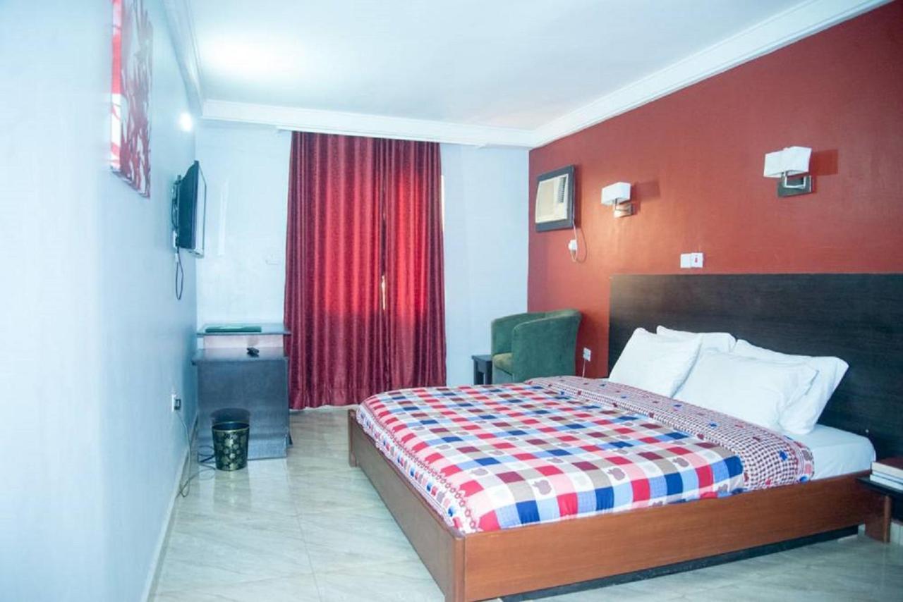 Dannic Hotels Enugu Eksteriør bilde
